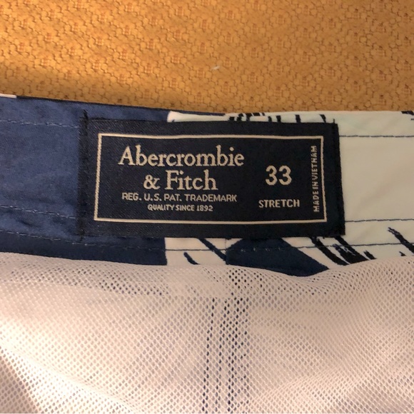 Like New Abercrombie & Fitch Board Shorts - Picture 4 of 4